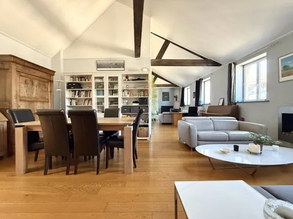 Duplex 5 pièces 202 m² 