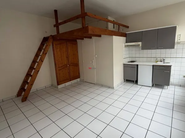Studio 1 pièce 22 m² 