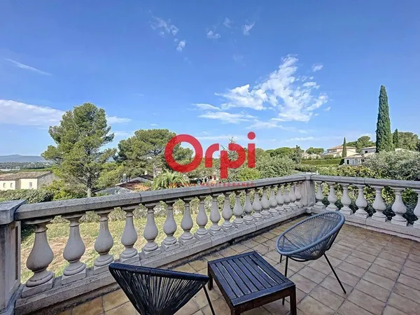 Villa 5 pièces 141 m² 