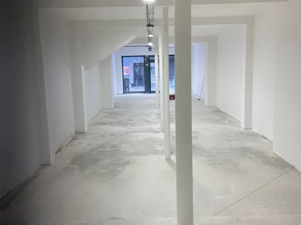 Boutique 200 m² 