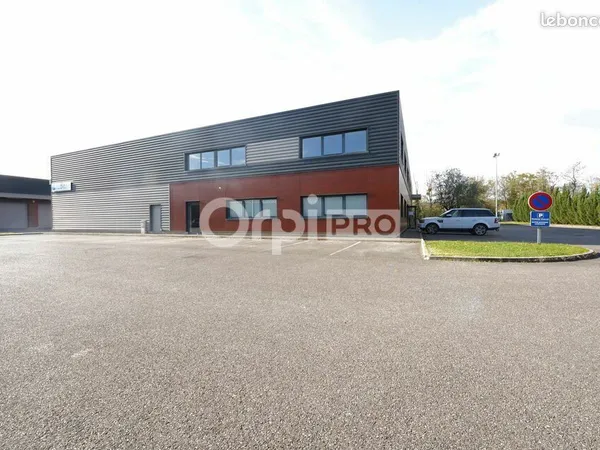 Bureau 1 000 m² 