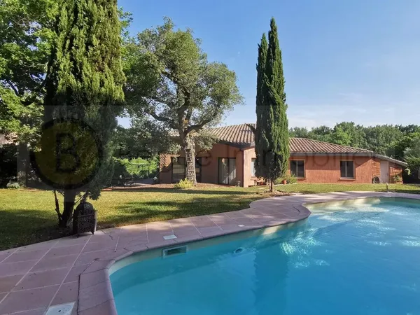 Villa 6 pièces 180 m² 