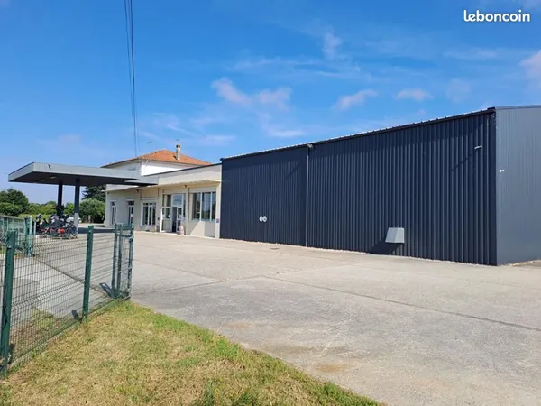 Local industriel 782 m² 