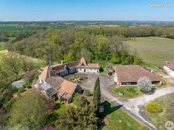 Maison 15 pièces 675 m² 