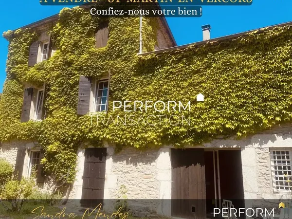 Chateau 11 pièces 335 m² 