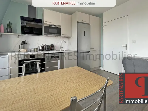STUDIO 32.98 M2 DERNIER ETAGE - CAVE - LE CHESNAY CENTRE 