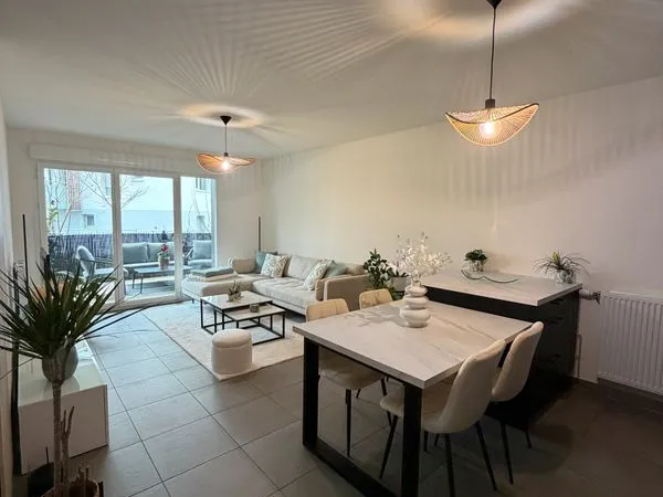 Beau T3 récent (2022) - terrasse plein sud - proximité immédiate centre ville 