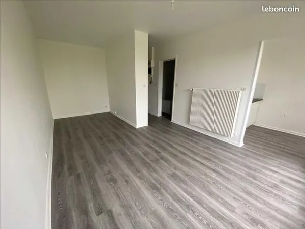 Studio 1 pièce 28 m² 
