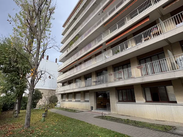 Appartement meublé - Proche Gare et Tribunal 