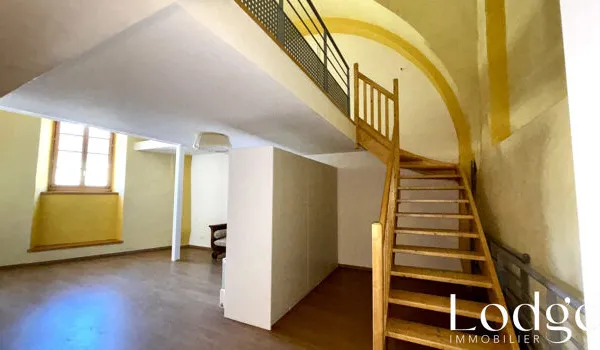 Appartement 2 pièces 82 m² 
