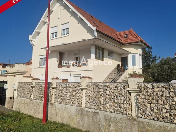 Propriété 12 pièces 328 m² 