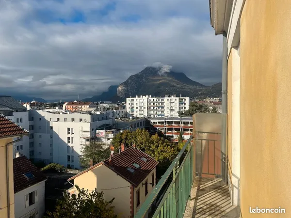 T3 duplex dernier étage (vue dégagée et calme) 