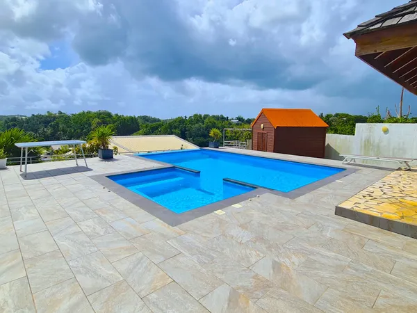 VILLA T5 MEUBLÉE - 275 m2 BESSON LES ABYMES (PAS DE COLOCATI 