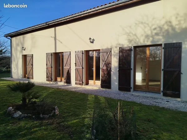 A louer Maison Individuelle T5 de plain-pied avec garage et terrain clôturé 