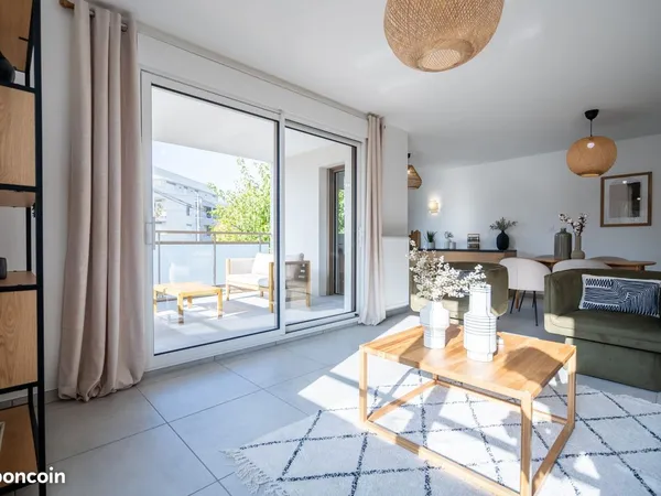 Appartement 4 pièces 77 m² 