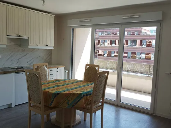 Studio 1 pièce 29 m² 