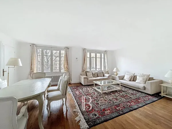 Le service location de la Maison BARNES vous propose ce bien : 