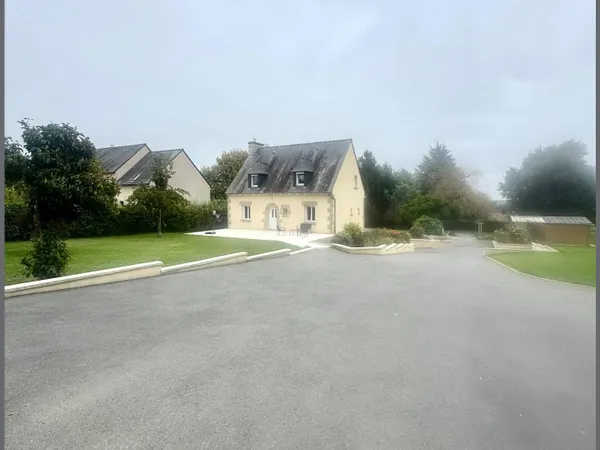 Maison familiale traditionnelle sur sous sol - 110 m2 