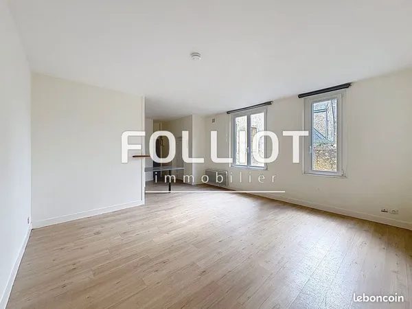 Studio 1 pièce 31 m² 