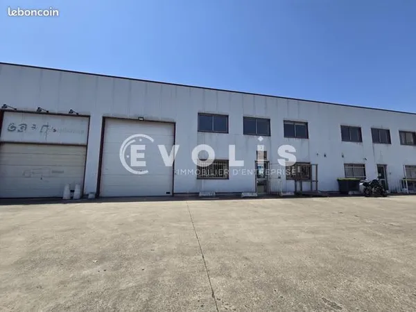 Local commercial 560 m² 