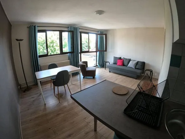 Studio 1 pièce 27 m² 