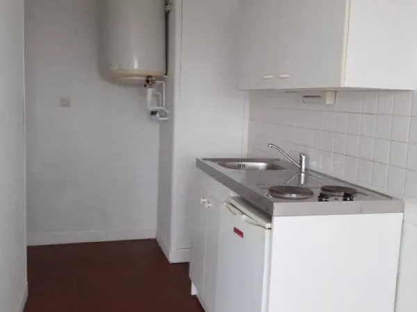 Studio 1 pièce 28 m² 