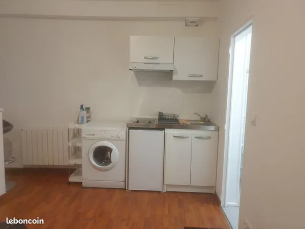 📢 Studio meublé à louer - Proche centre-ville et toutes commodités 