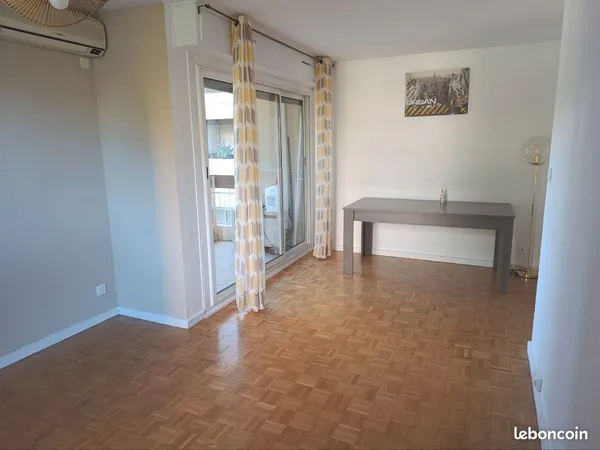 Beau T3 lumineux de 65 m² - 2e étage avec ascenseur - Résidence bien entretenue 
