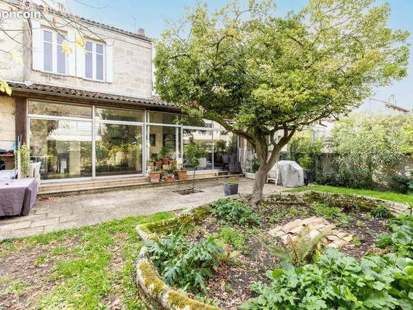 Maison 7 pièces 211 m² 