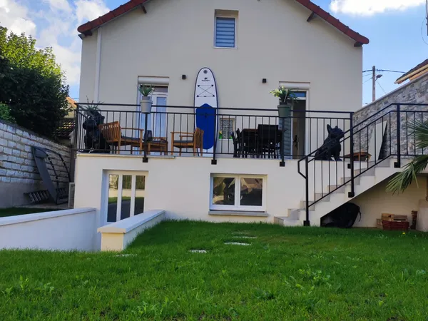 A VENDRE SENS - Maison entièrement rénovée avec prestations 