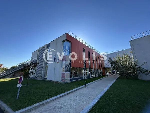 Bureau 210 m² 