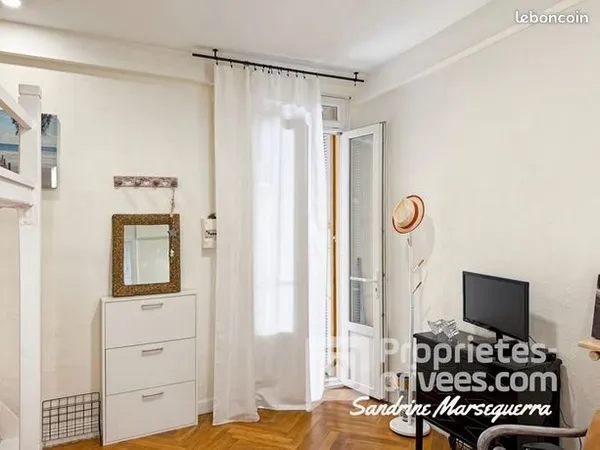 Studio 1 pièce 23 m² 