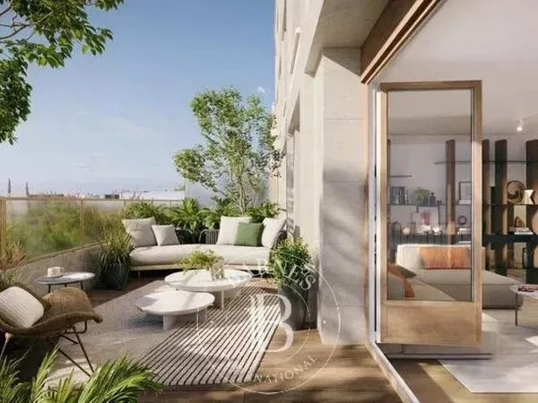 VANVES Dernier étage 5 pièces avec 35 m2 d'extérieur 