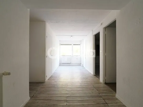 Bureau 75 m² 