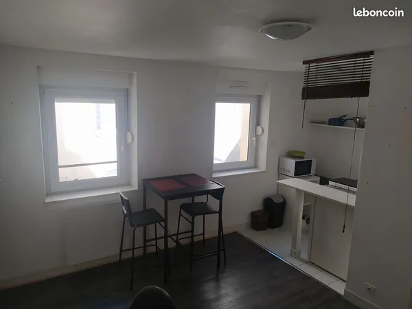 Studio meublé 16m² - 1er étage - Brest Saint Martin 