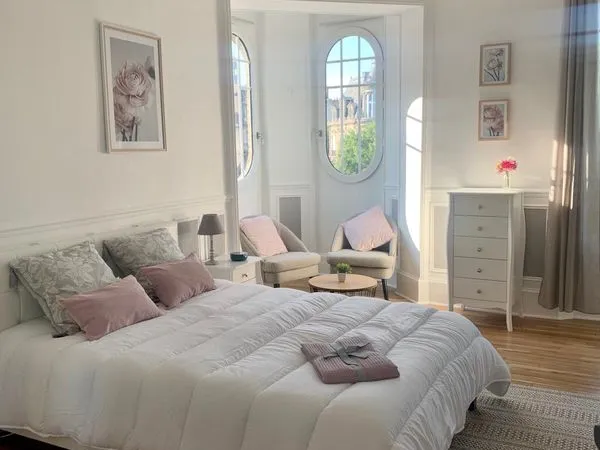 Grande Chambre tout équipée dans colocation Reims 