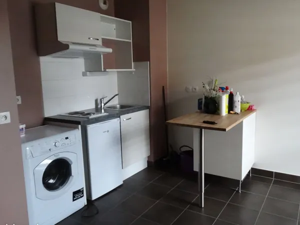 Studio non meuble a louer 