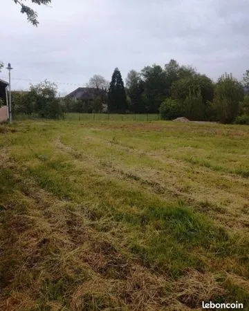 Terrain constructible et viabilisé 