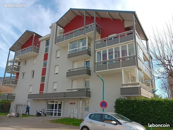 T2 rénové + garage + cave + 2 balcons 