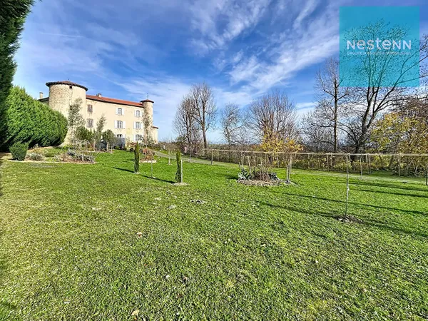 Origine Maison forte du XIIème siècle - 42560 CHAZELLES SUR LAVIEU - Environ 300 m² 