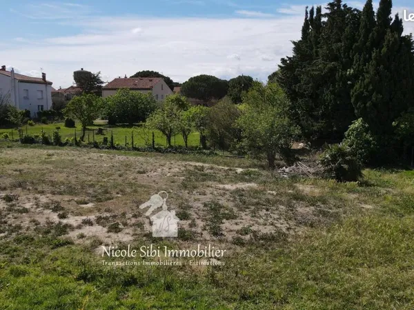 Terrain 687 m² Millas 