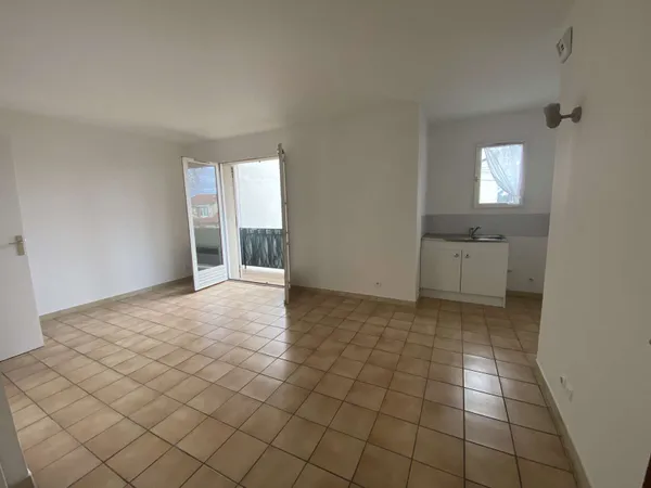Studio BON ETAT Limite LE RAINCY/LIVRY-GARGAN 