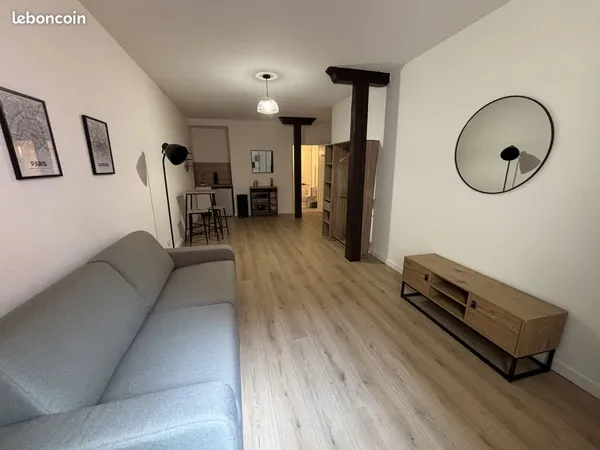 Studio 1 pièce 33 m² 