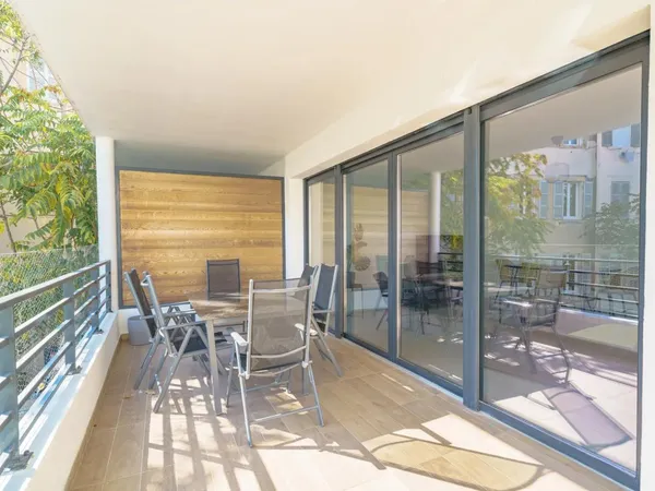 Beau 4 pièces de 100m² avec terrasse à Marseille 8ème 