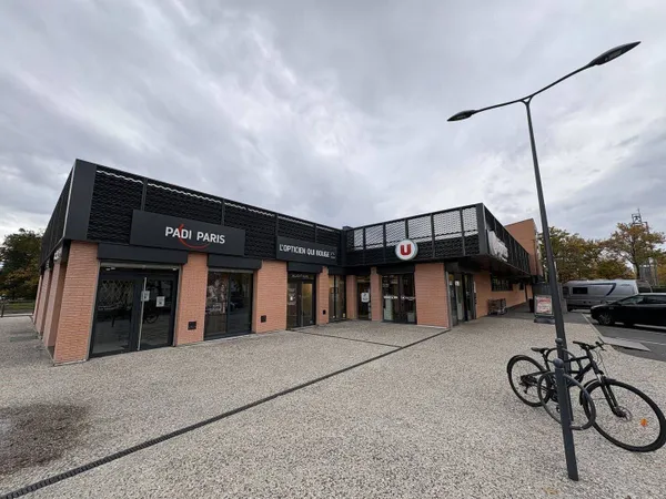 Local commercial 2 pièces 84 m² 