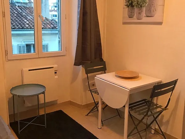Loue studette 11m² Marseille 6ème - Castellane 