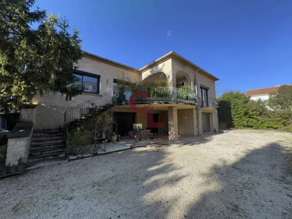 Maison 9 pièces 328 m² 