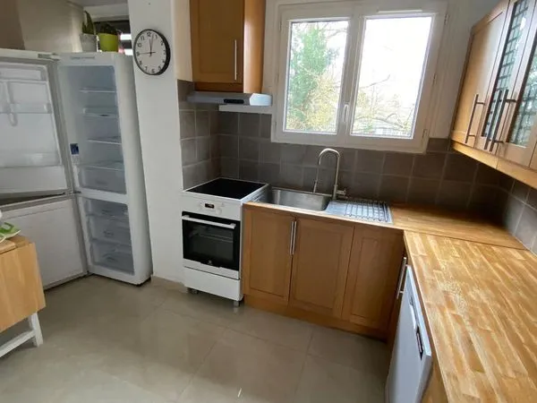 Appartement meublé lumineux et traversant 