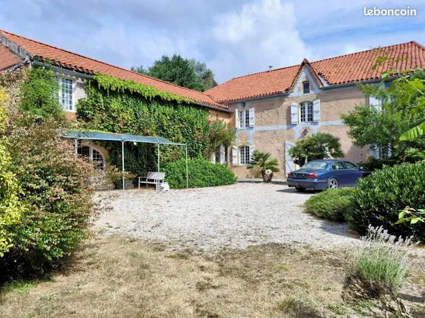 Maison 12 pièces 468 m² 