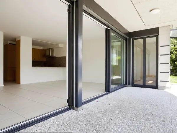 **DISPONIBILITÉ IMMÉDIATE - BEAU T3 AVEC TERRASSE + GARAGE EN PLEIN COEUR VILLAGE 